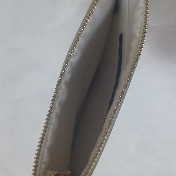 NWOT WhiteHouseBlackMarket Floral Clutch - Picture 4 of 12